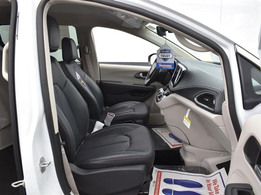 Used 2023 Chrysler Pacifica Touring L - BraunAbility Side Entry Fold Out Automatic Ramp