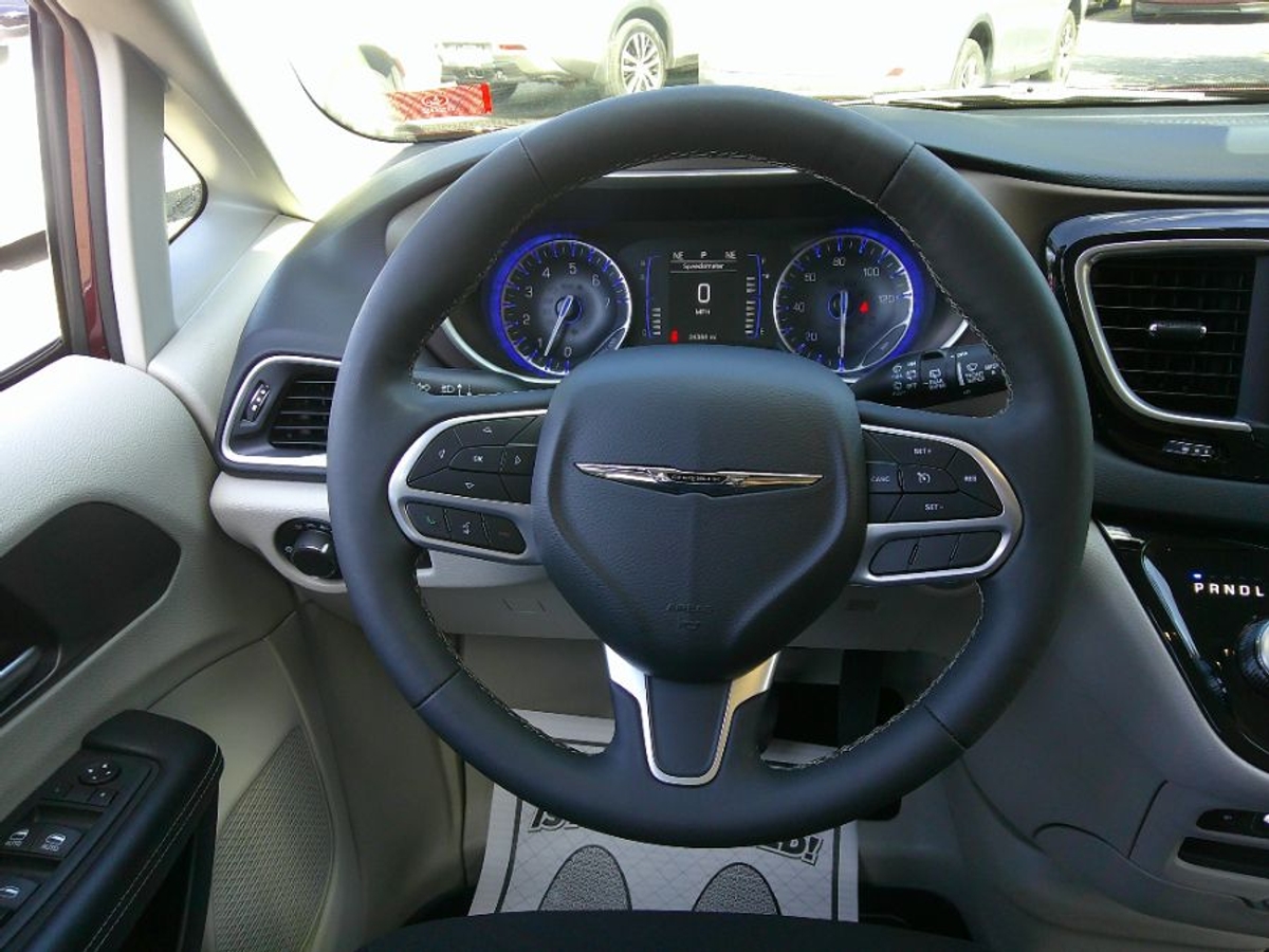 2023 CHRYSLER VOYAGER - Image 17