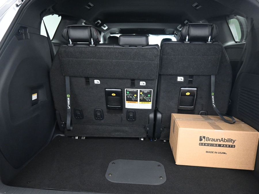 New 2026 Toyota Sienna Hybrid XSE Sport - BraunAbility Side Entry Fold Out Automatic Ramp