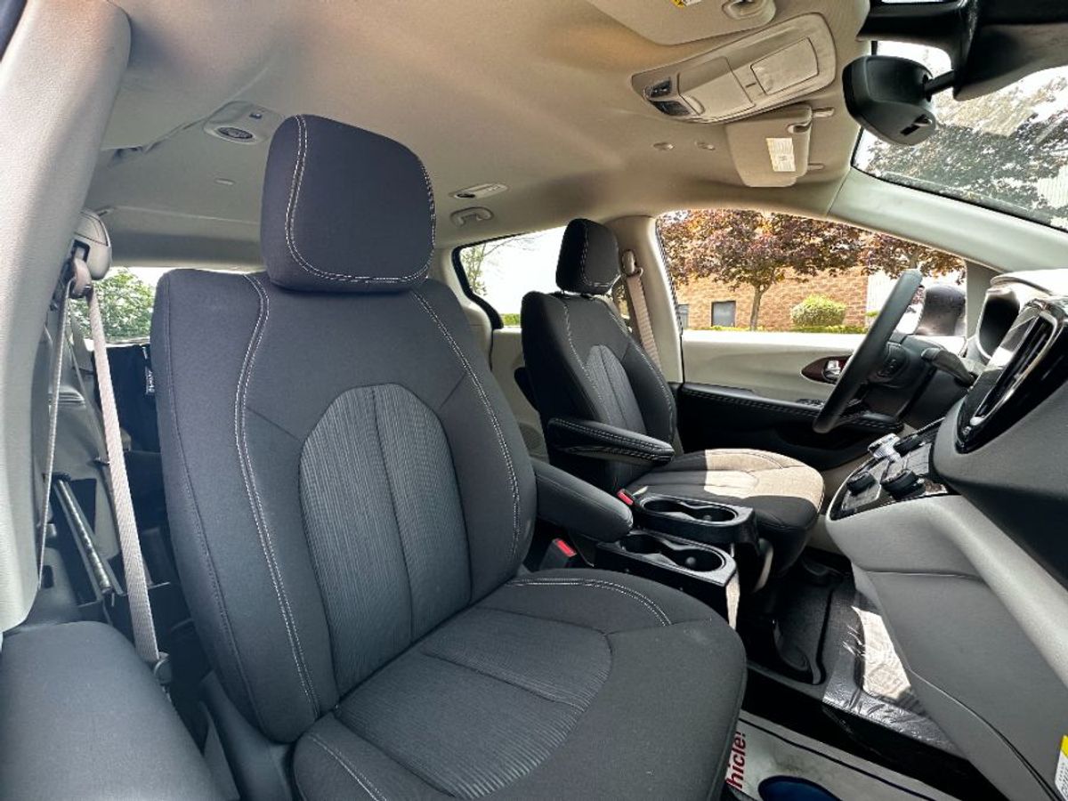 2023 CHRYSLER VOYAGER - Image 11