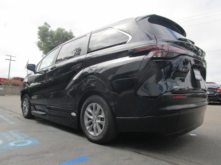 Used 2024 Toyota Sienna Hybrid XLE Base - VMI Side Entry Entry In Floor Automatic Ramp