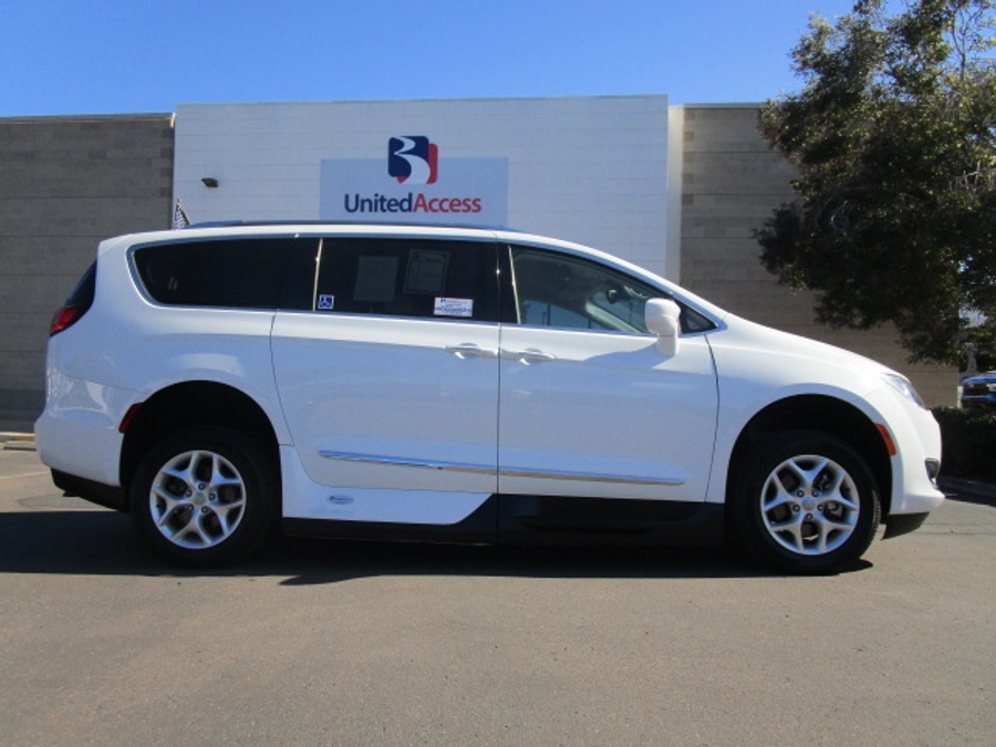 Used 2018 Chrysler Pacifica Touring L - VMI Side Entry Entry In Floor Automatic Ramp