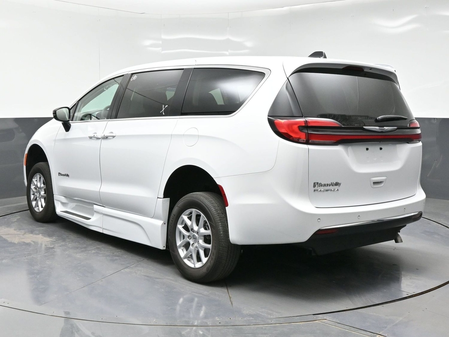 Used 2024 Chrysler Pacifica Touring L - BraunAbility Side Entry Entry In Floor Automatic Ramp