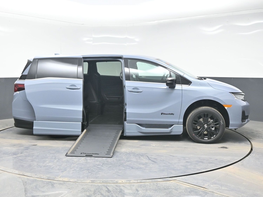New 2026 Honda Odyssey Sport - BraunAbility Side Entry Entry In Floor Automatic Ramp