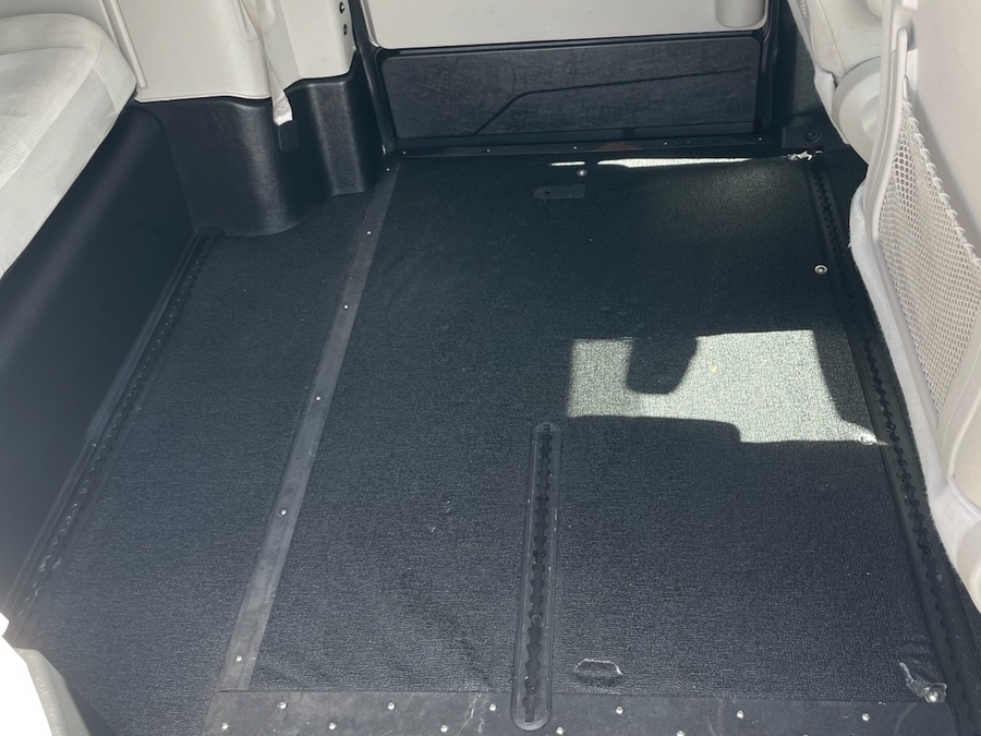  Dodge Grand Caravan image number 10