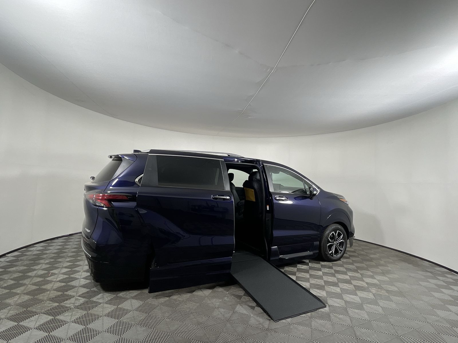 2026 Toyota Sienna AWD Platinum