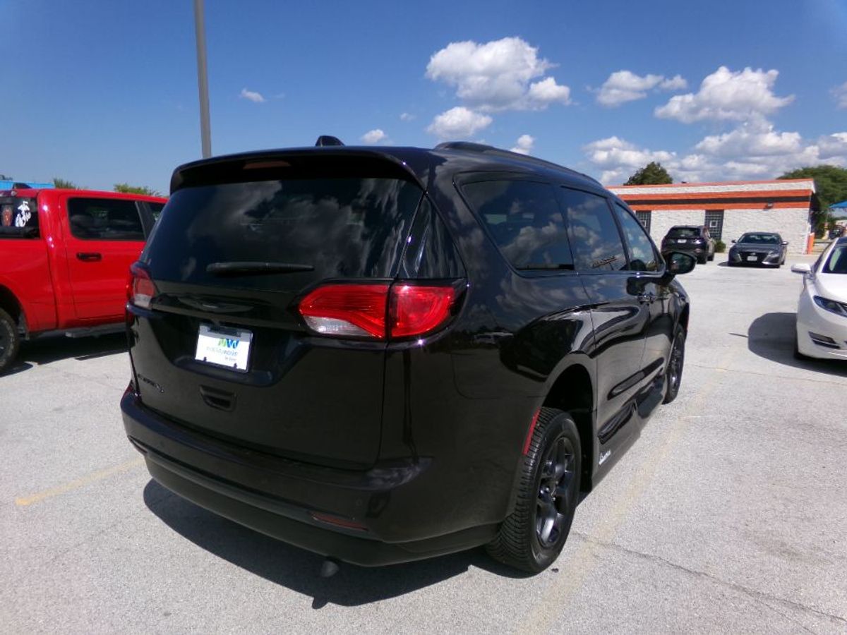 2019 CHRYSLER PACIFICA - Image 15