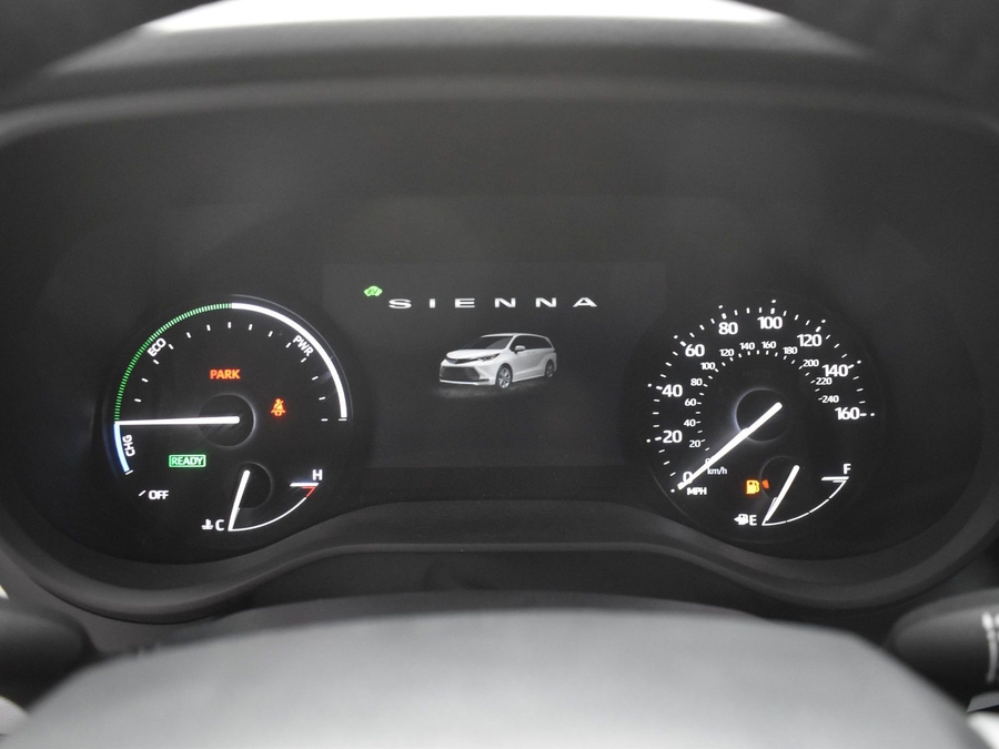 New 2025 Toyota Sienna Hybrid XLE Plus - BraunAbility Side Entry Entry Fold Out Automatic Ramp