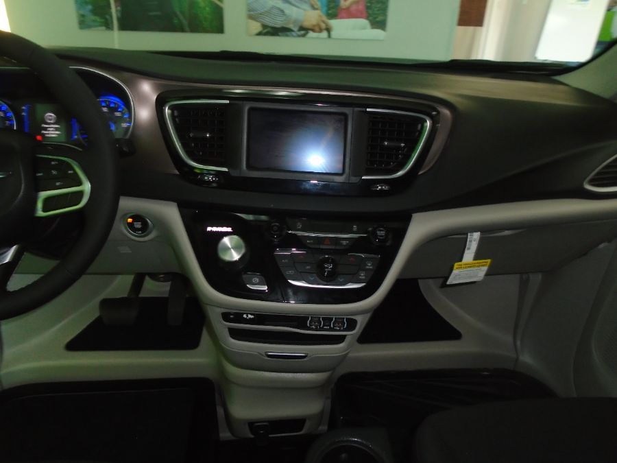 2022 CHRYSLER VOYAGER - Image 8