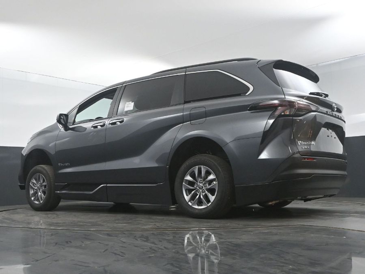 2025 TOYOTA SIENNA - Image 21