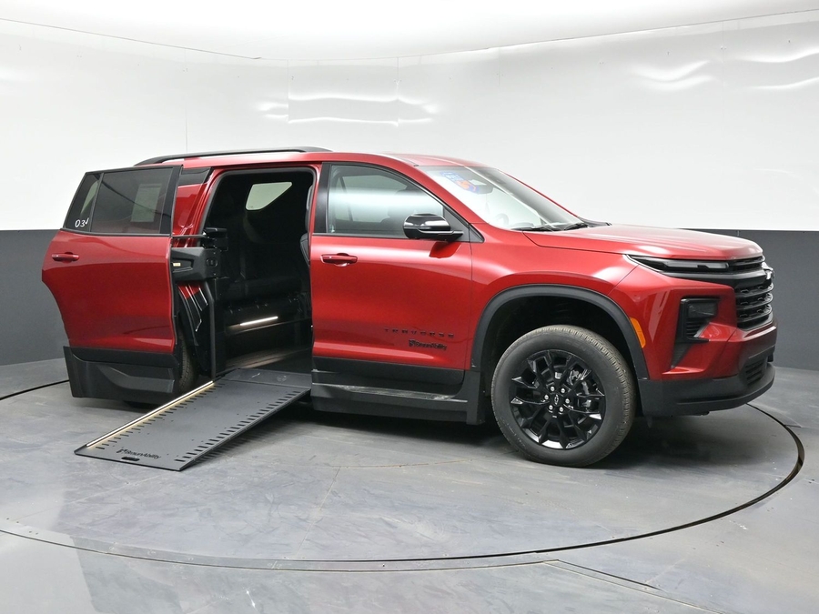 New 2026 Chevrolet Traverse 1LT Midnight - BraunAbility Side Entry In Floor Automatic Ramp