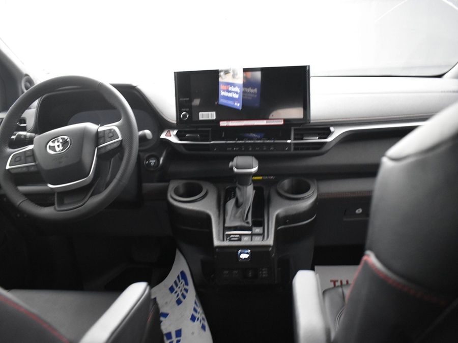 New 2025 Toyota Sienna Hybrid XSE Sport - BraunAbility Side Entry Entry Fold Out Automatic Ramp