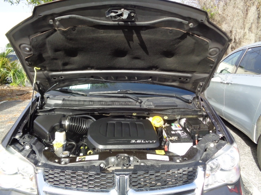 Used 2018 Dodge Grand Caravan SXT - BraunAbility Side Entry Entry Fold Out Manual Ramp