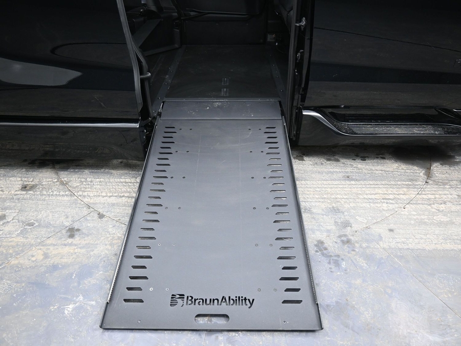 New 2026 Toyota Sienna Hybrid XSE Sport - BraunAbility Side Entry In Floor Automatic Ramp