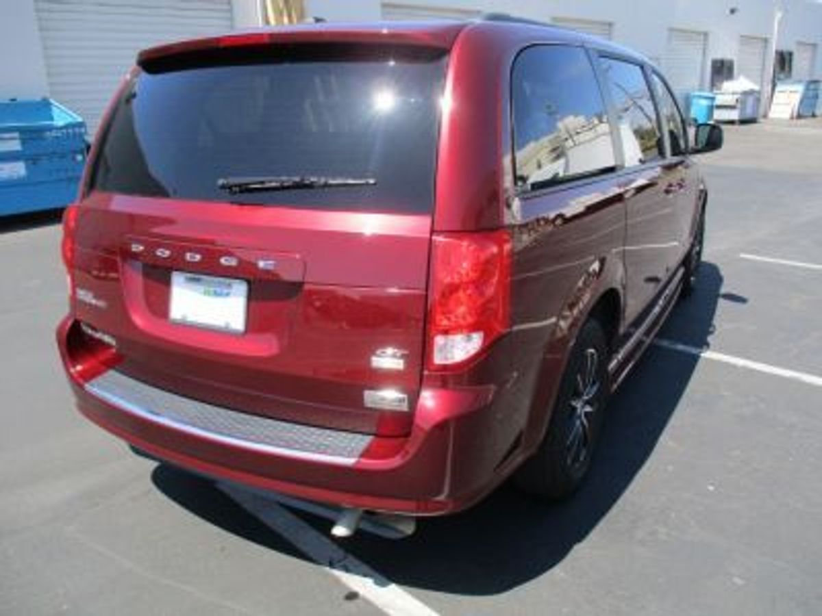 Red Dodge Grand Caravan image number 3