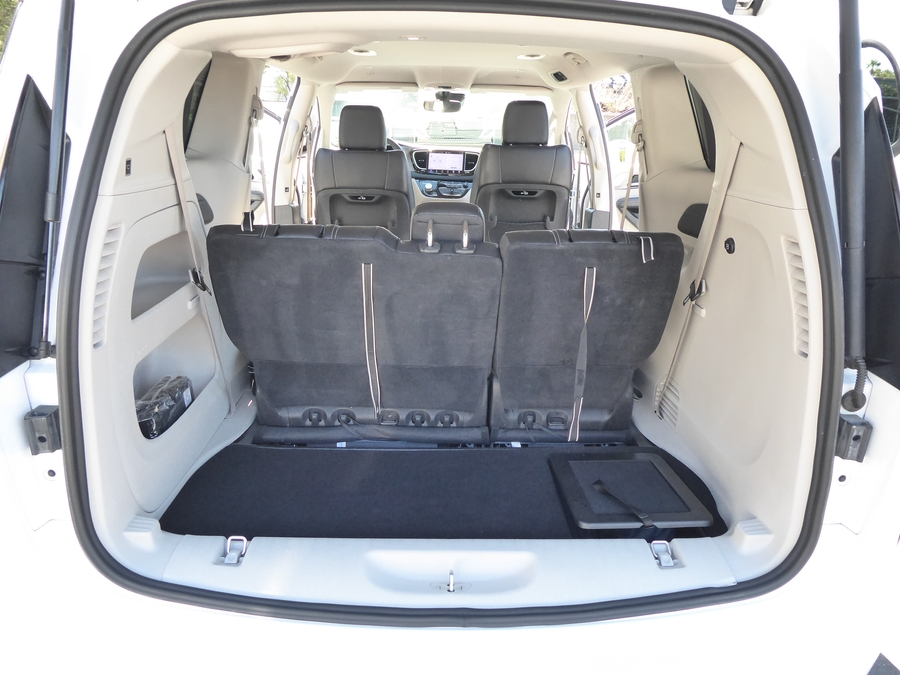 Used 2022 Chrysler Pacifica Touring L - BraunAbility Side Entry Fold Out Automatic Ramp