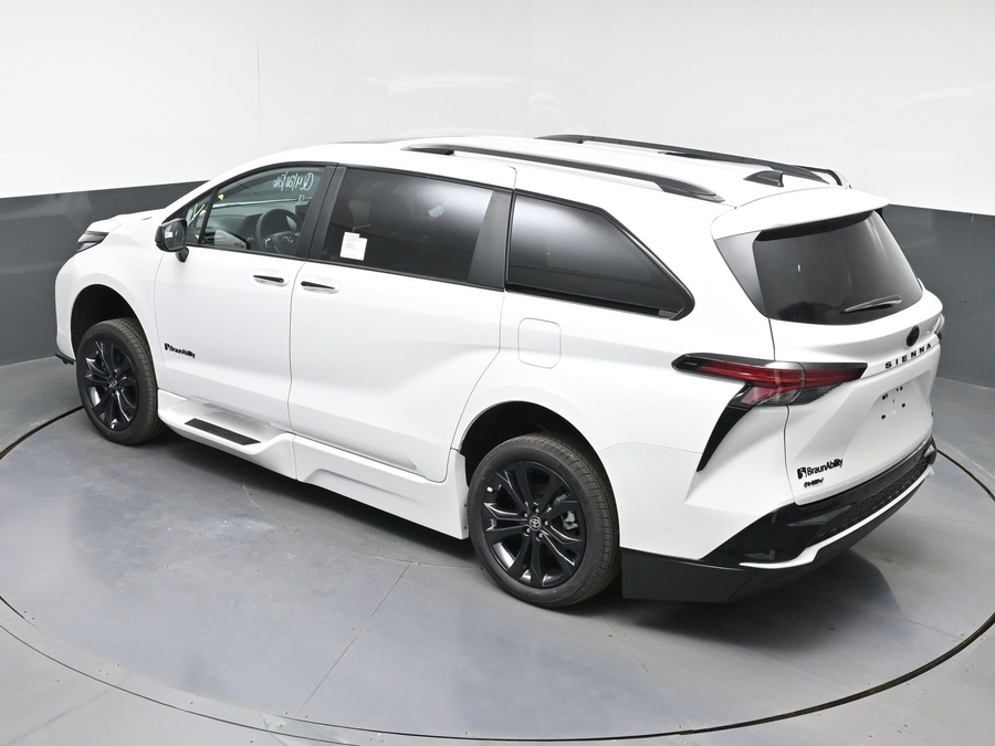 New 2026 Toyota Sienna Hybrid XSE Sport - BraunAbility Side Entry Entry In Floor Automatic Ramp