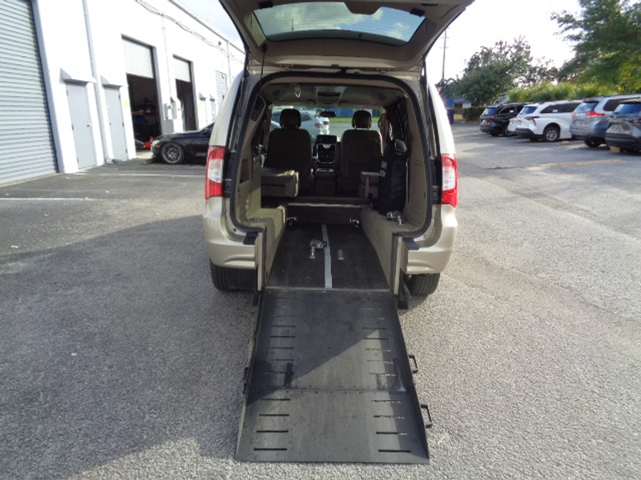 2015 Chrysler Town & Country Touring