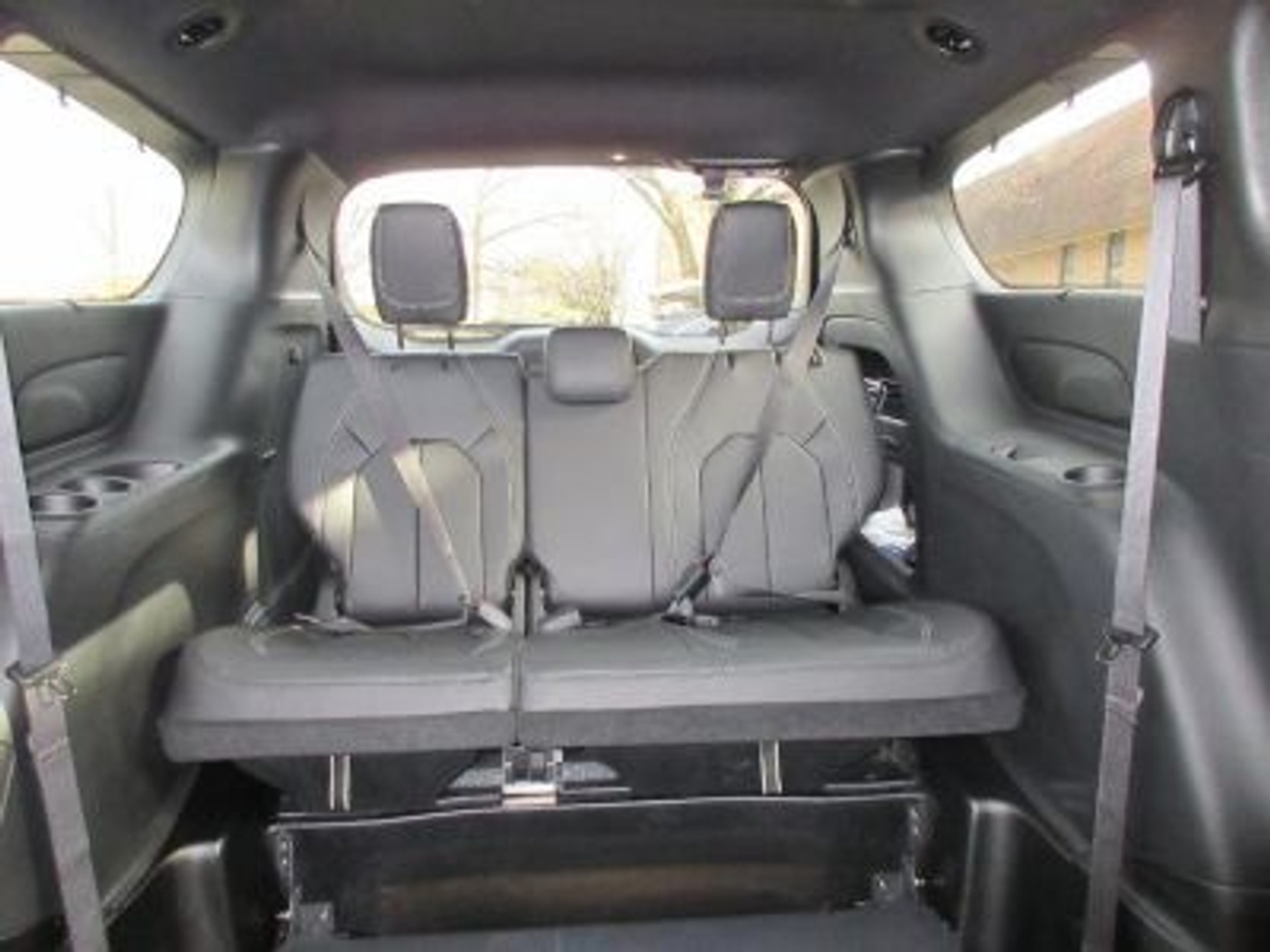 2022 CHRYSLER PACIFICA - Image 9