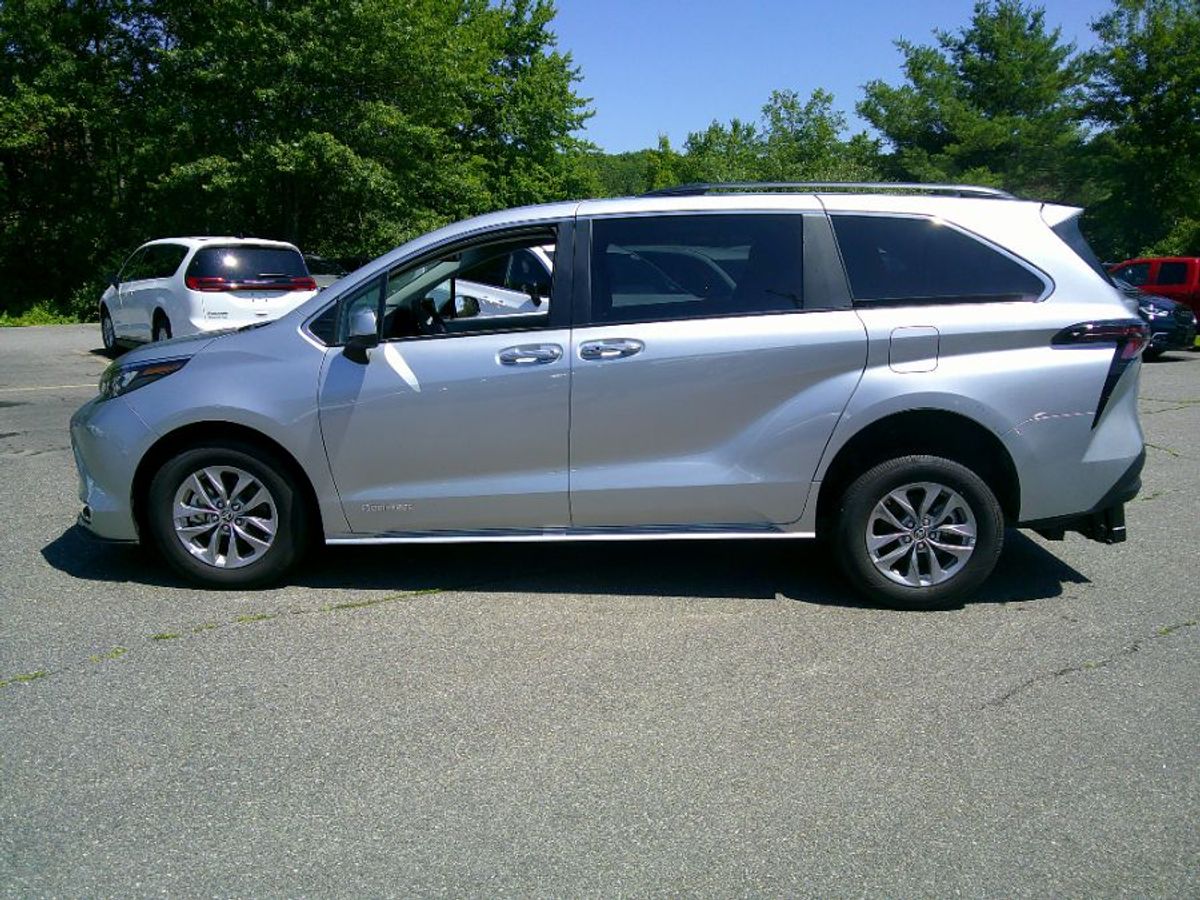 2024 TOYOTA SIENNA - Image 7