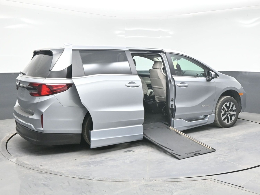 New 2026 Honda Odyssey EX-L - BraunAbility Side Entry Entry In Floor Automatic Ramp