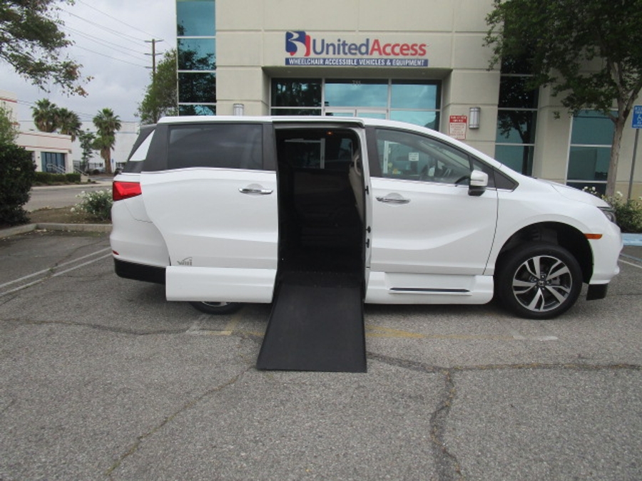 Used 2022 Honda Odyssey Touring - VMI Side Entry Entry In Floor Automatic Ramp