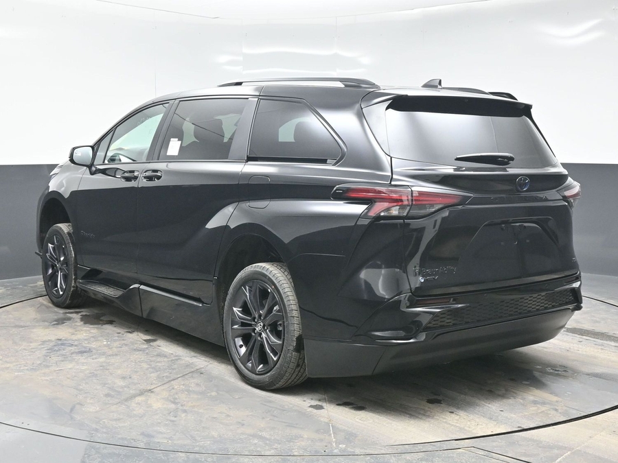 New 2025 Toyota Sienna Hybrid XSE Sport - BraunAbility Side Entry Entry In Floor Automatic Ramp