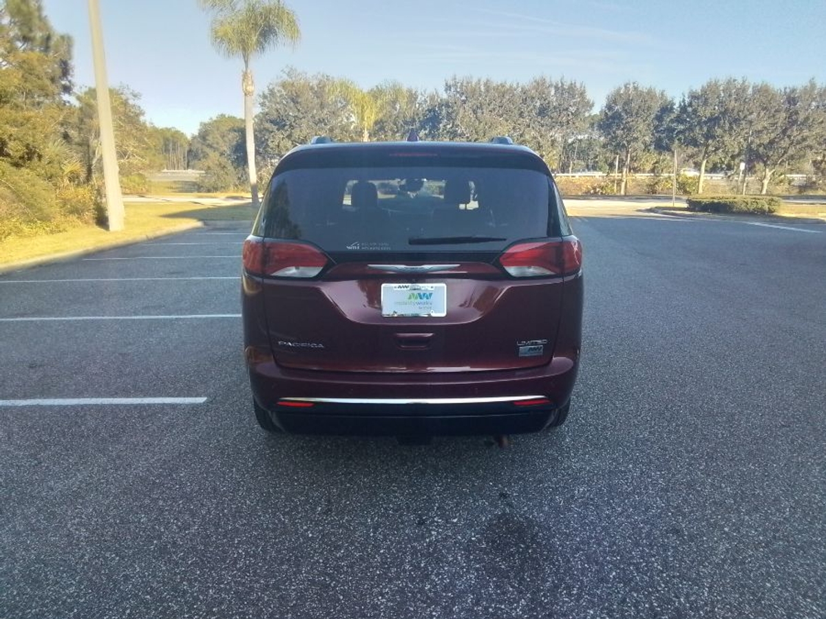 2018 CHRYSLER PACIFICA - Image 5