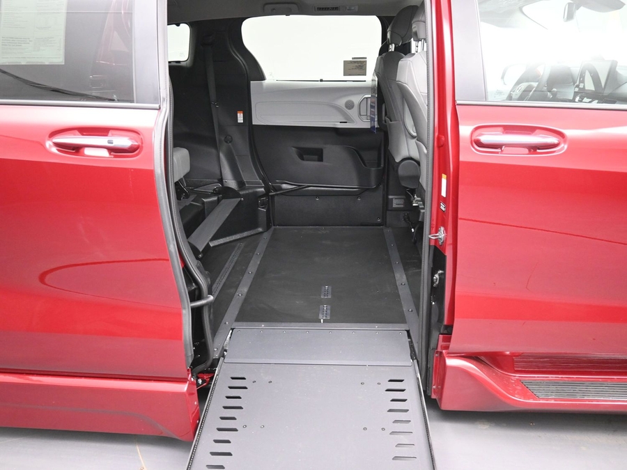 Red Toyota Sienna image number 10