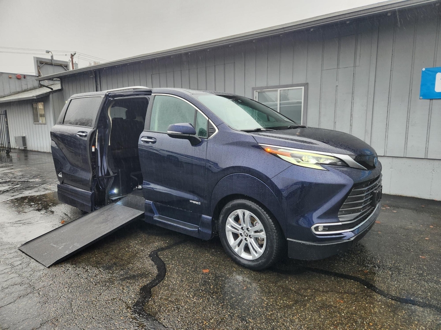 Used 2021 Toyota Sienna Hybrid Platinum AWD - VMI Side Entry Entry In Floor Automatic Ramp