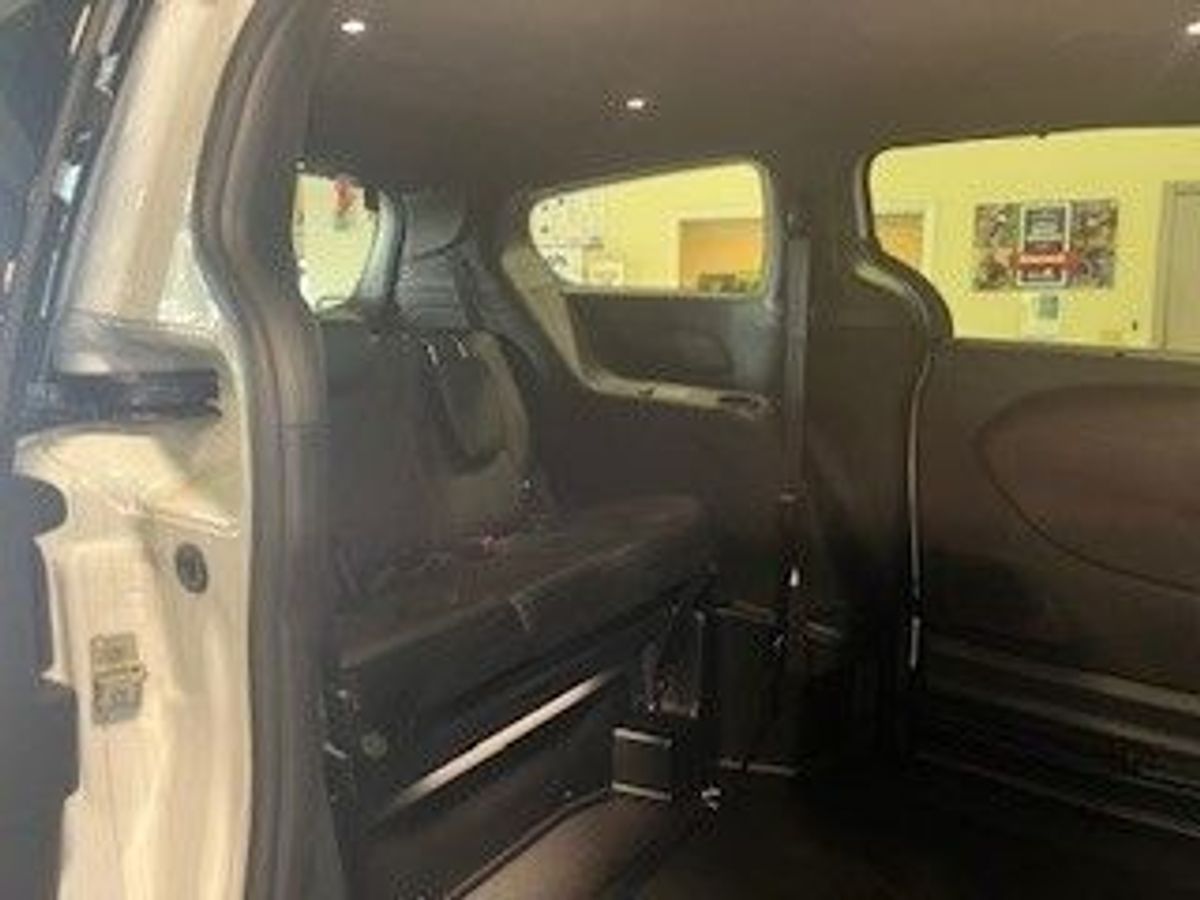 2023 Chrysler Pacifica Touring L - Photo 23