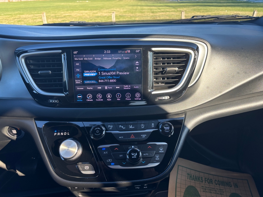 Used 2020 Chrysler Pacifica Touring L - BraunAbility Side Entry Entry In Floor Automatic Ramp