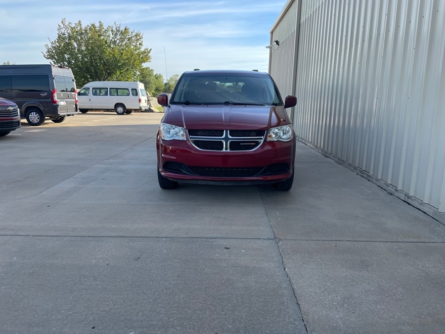 Used 2016 Dodge Grand Caravan SXT - BraunAbility Side Entry In Floor Automatic Ramp