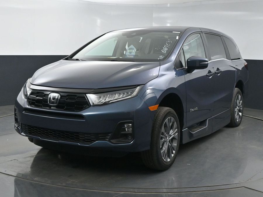 New 2025 Honda Odyssey Touring - BraunAbility Side Entry Entry In Floor Automatic Ramp