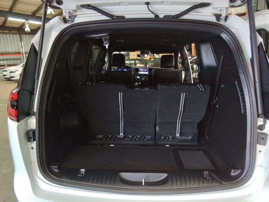 2023 Chrysler Pacifica Touring L - Photo 22