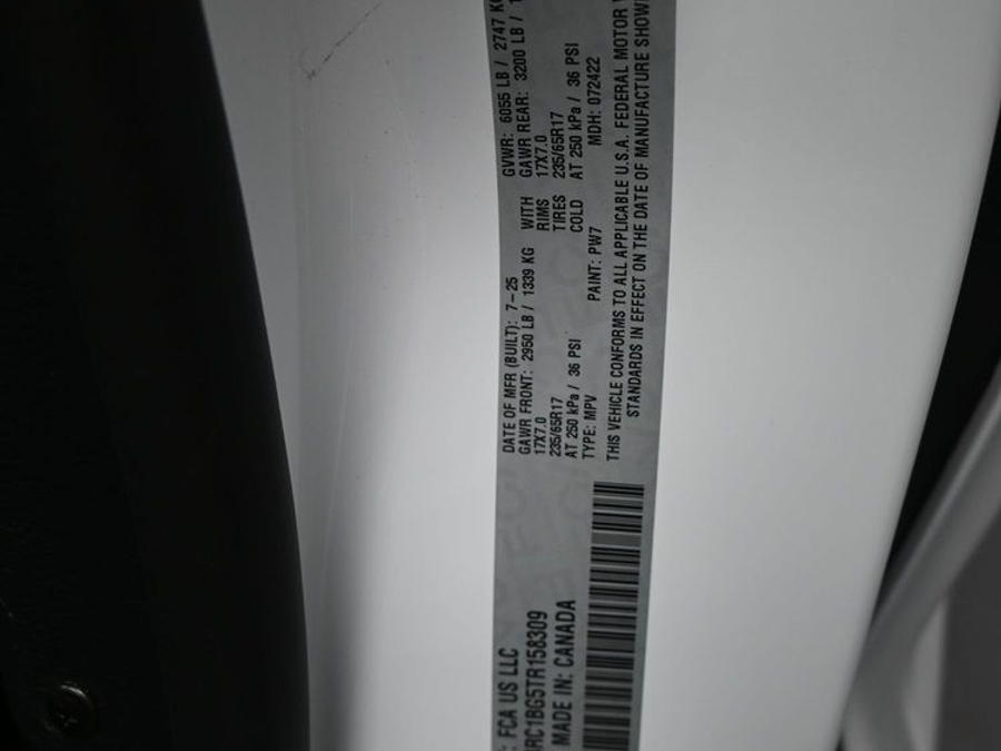 New 2026 Chrysler Pacifica Select Plus - BraunAbility Side Entry In Floor Automatic Ramp