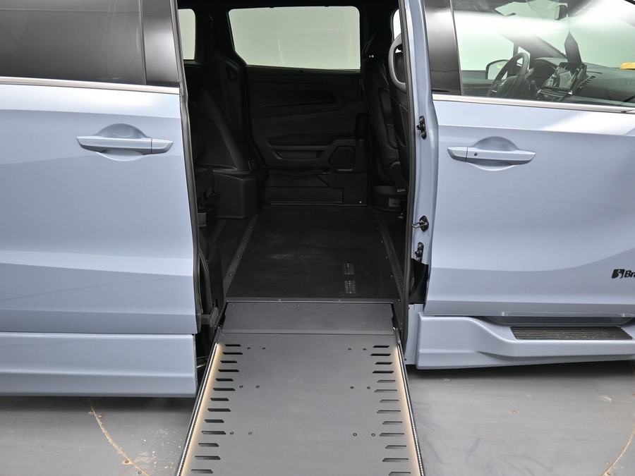 New 2026 Honda Odyssey Sport - BraunAbility Side Entry Entry In Floor Automatic Ramp