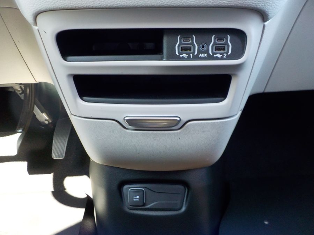 2024 CHRYSLER PACIFICA - Image 30