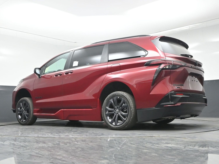 New 2026 Toyota Sienna Hybrid XSE Sport - BraunAbility Side Entry Fold Out Automatic Ramp