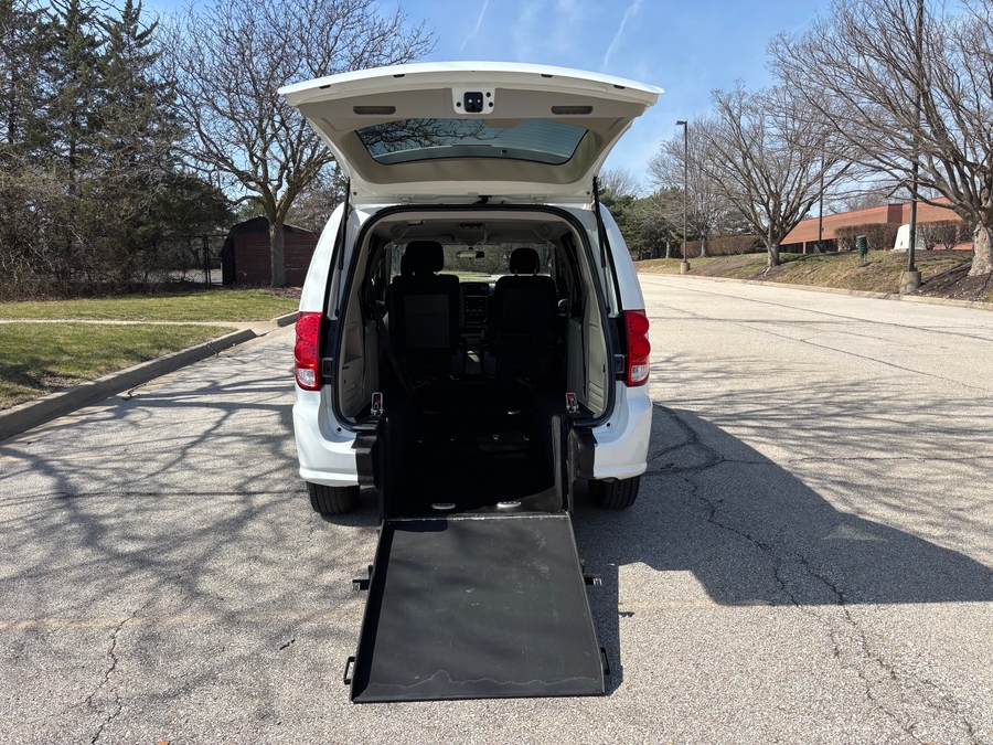 Used 2016 Dodge Grand Caravan SE - OTH Rear Entry Entry Fold Out Manual Ramp