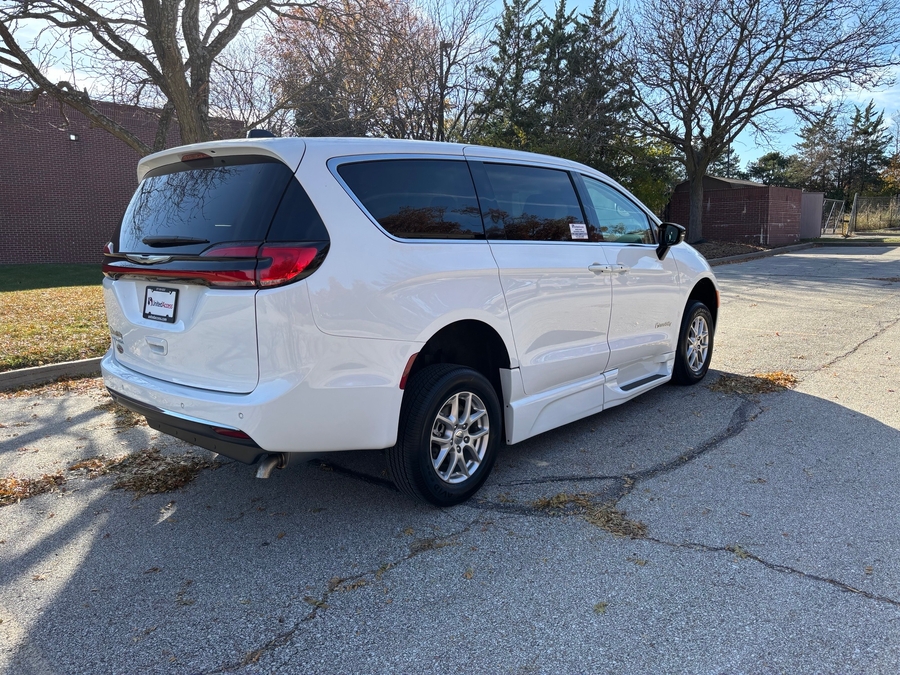 Used 2024 Chrysler Pacifica Touring L - BraunAbility Side Entry Entry Fold Out Automatic Ramp