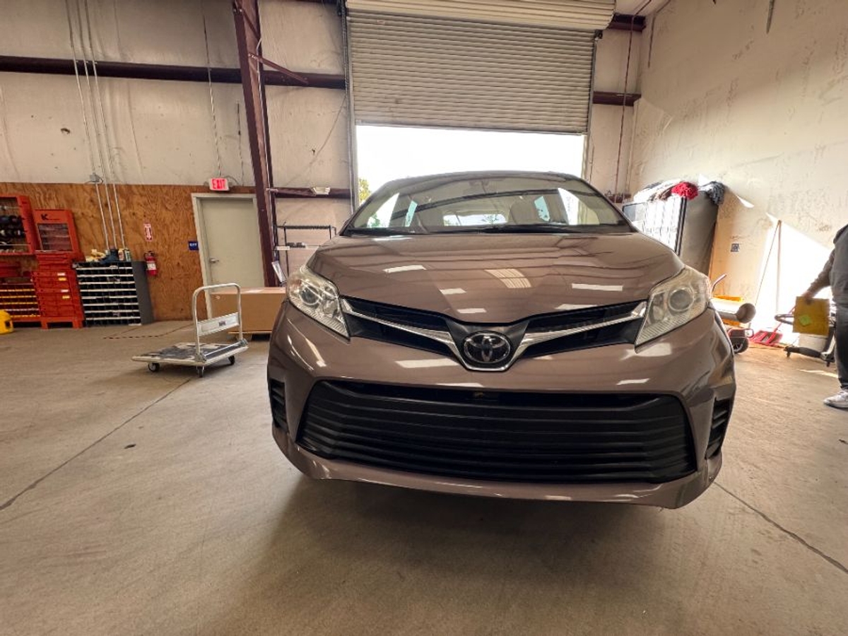 2019 TOYOTA SIENNA - Image 5