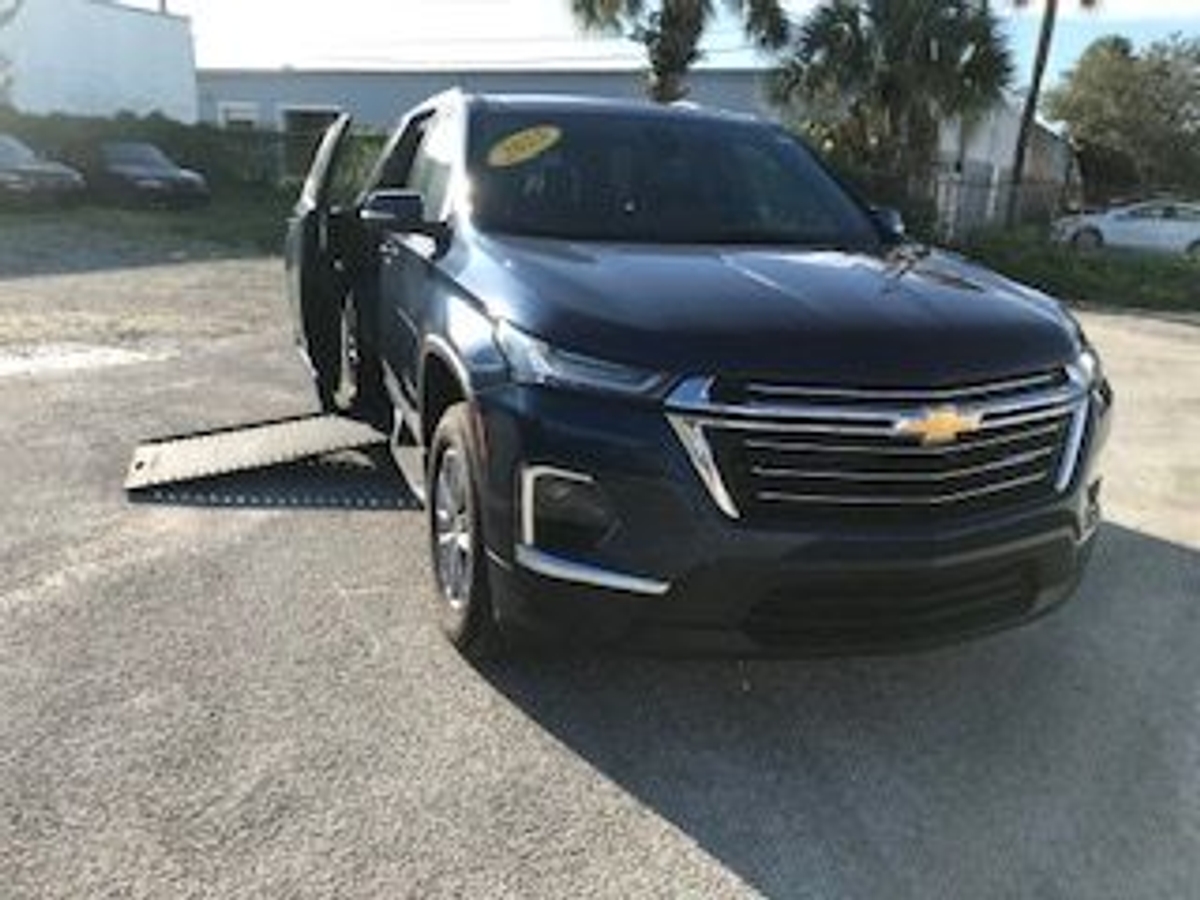 2023 CHEVROLET TRAVERSE - Image 4