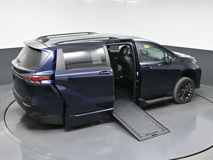 New 2026 Toyota Sienna Hybrid XSE Sport - BraunAbility Side Entry In Floor Automatic Ramp