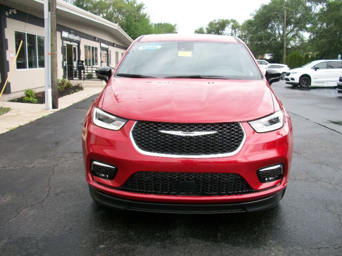 Red Chrysler Pacifica image number 4