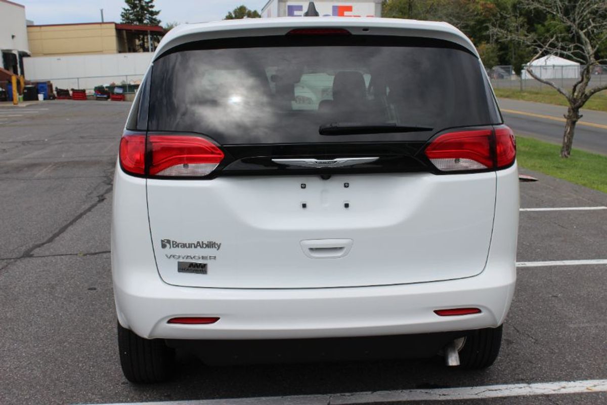 2023 CHRYSLER VOYAGER - Image 6