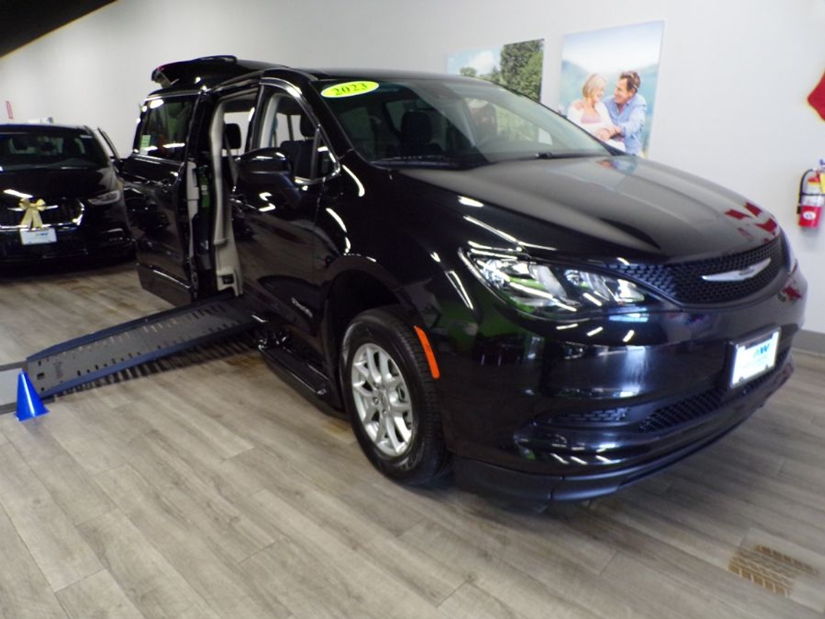 2023 CHRYSLER VOYAGER - Image 16