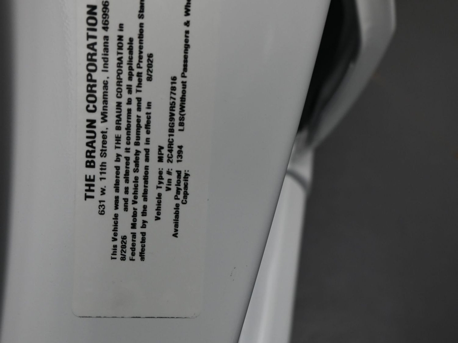New 2027 Chrysler Pacifica Select Safety - BraunAbility Side Entry Fold Out Automatic Ramp