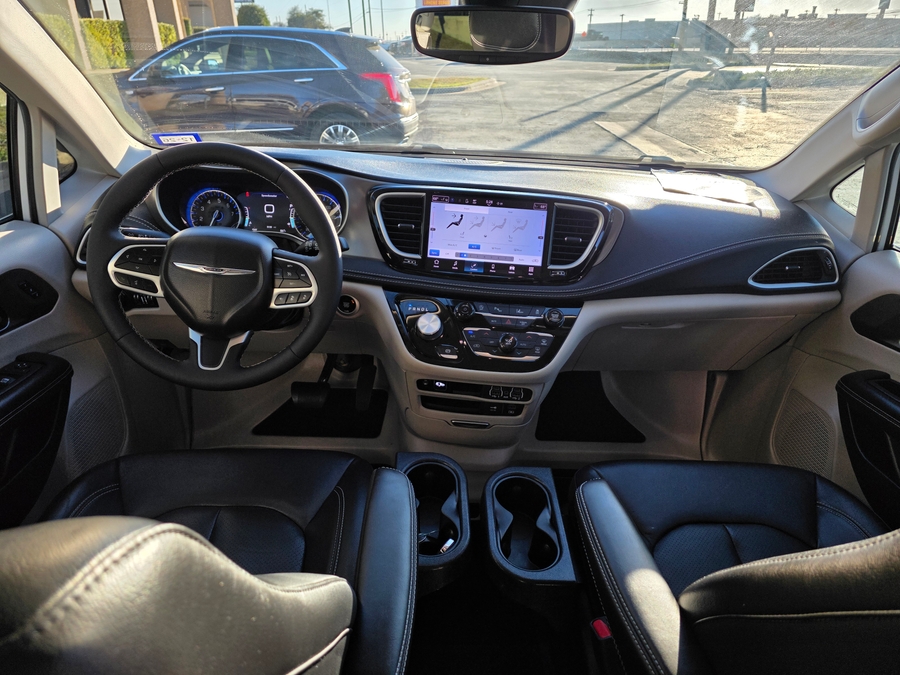 Used 2022 Chrysler Pacifica Touring L - BraunAbility Side Entry Entry In Floor Automatic Ramp