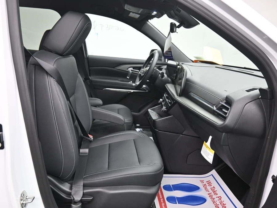 New 2026 Chevrolet Traverse 1LT - BraunAbility Side Entry In Floor Automatic Ramp